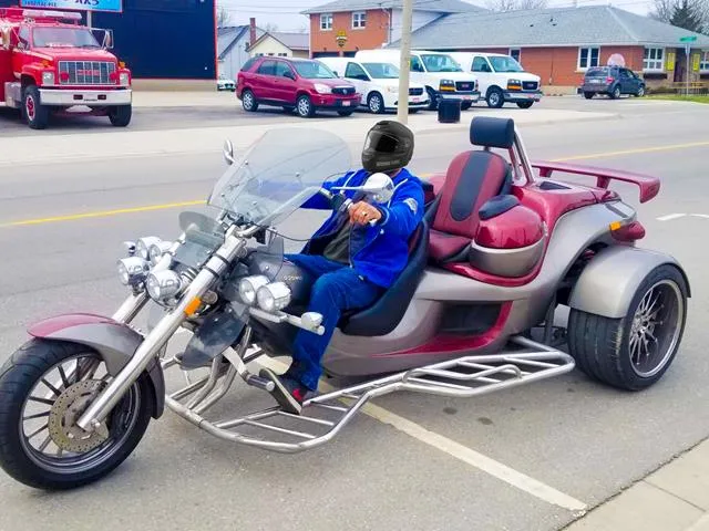 Accident vehicle towing and recovery service by Tow Master Towoing Toronto